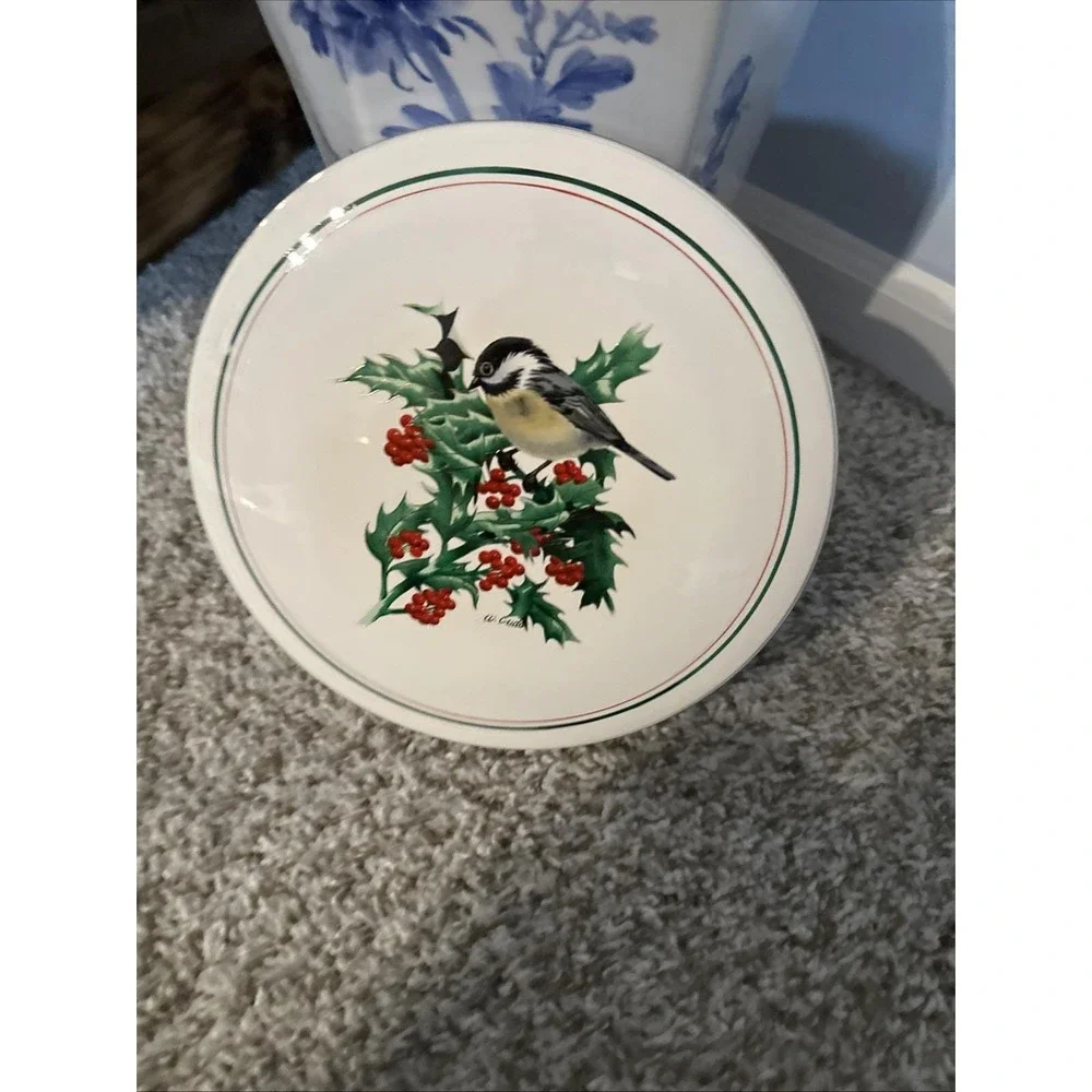 Laquerware‎ Chickadee and Holly